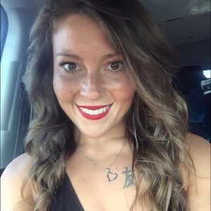 Meet your Posher, Hailee